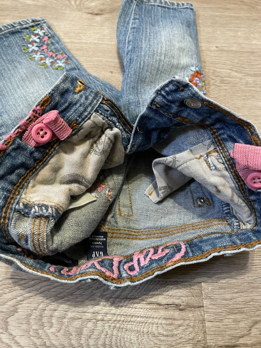 Embroidered Jeans - Picture 3 of 10